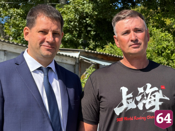 Саратовская спортшкола получила 10 новых лодок для академической гребли